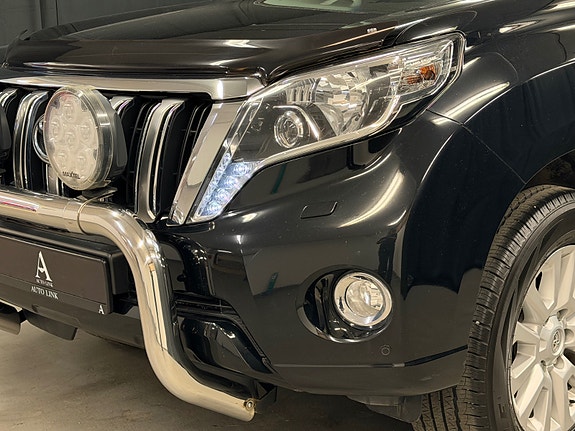 Toyota Land Cruiser 7 of 30