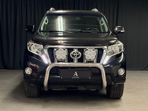 Toyota Land Cruiser 4 of 30