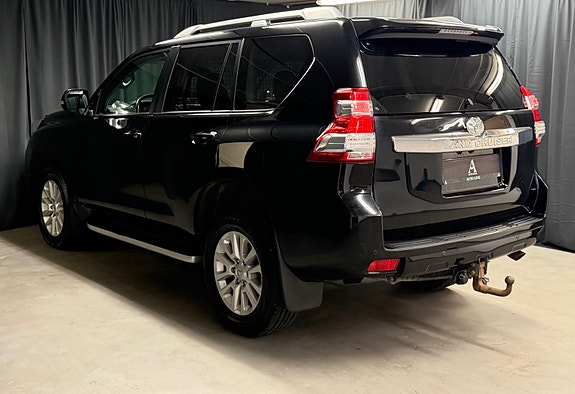 Toyota Land Cruiser 18 of 30