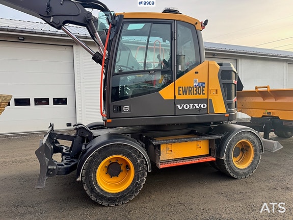 Volvo EWR130 Hjulgraver m/ Rototilt og 2 skuffer. 900 Timer! 8 of 30