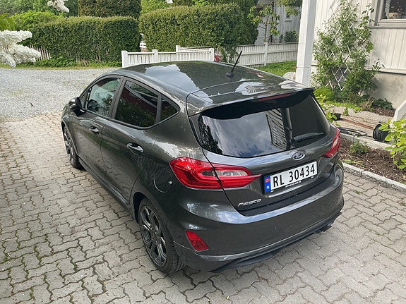 Ford Fiesta 2 of 6