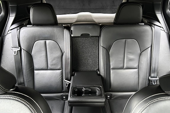 Volvo XC40 13 of 15