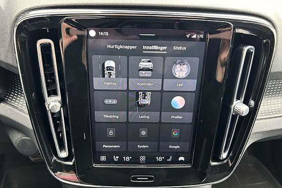 Volvo XC40 9 of 15