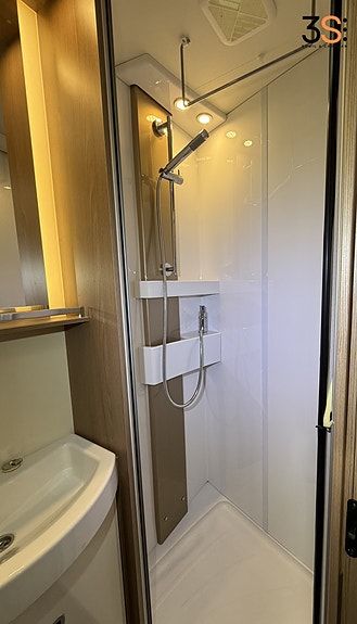 Bürstner Lyseo BT 728 Nordic Edition | Garanti | To enkle senger | Ombyggingsett for senger og sittegruppe | Aircondition, Automat | Lav KM | Skinn Interriør | Nye vinterdekk | Svært godt vedlikeholdt 24 of 30