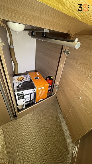 Bürstner Lyseo BT 728 Nordic Edition | Garanti | To enkle senger | Ombyggingsett for senger og sittegruppe | Aircondition, Automat | Lav KM | Skinn Interriør | Nye vinterdekk | Svært godt vedlikeholdt 29 of 30