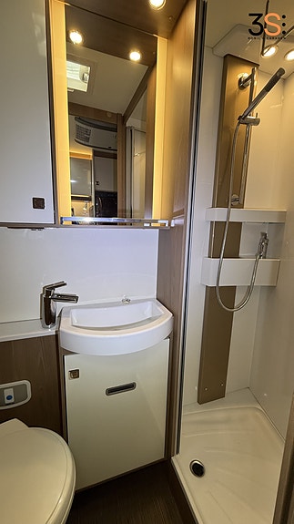 Bürstner Lyseo BT 728 Nordic Edition | Garanti | To enkle senger | Ombyggingsett for senger og sittegruppe | Aircondition, Automat | Lav KM | Skinn Interriør | Nye vinterdekk | Svært godt vedlikeholdt 25 of 30