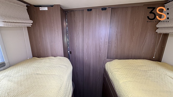Bürstner Lyseo BT 728 Nordic Edition | Garanti | To enkle senger | Ombyggingsett for senger og sittegruppe | Aircondition, Automat | Lav KM | Skinn Interriør | Nye vinterdekk | Svært godt vedlikeholdt 27 of 30