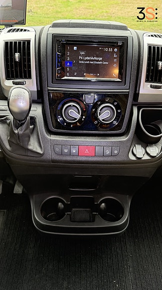 Bürstner Lyseo BT 728 Nordic Edition | Garanti | To enkle senger | Ombyggingsett for senger og sittegruppe | Aircondition, Automat | Lav KM | Skinn Interriør | Nye vinterdekk | Svært godt vedlikeholdt 9 of 30