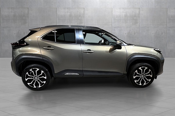 Toyota Yaris Cross 3 of 23