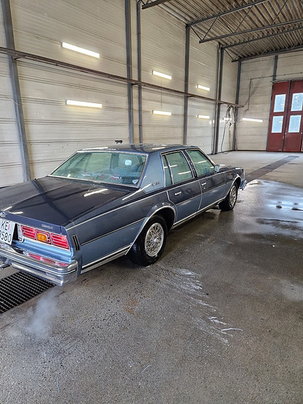 Chevrolet Caprice 7 of 23