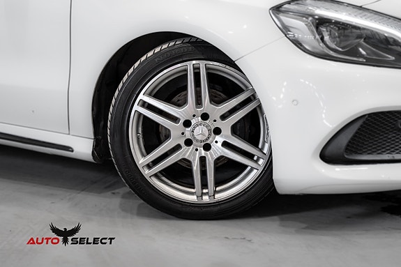 Mercedes-Benz A180 3 of 30