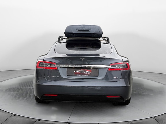 Tesla Model S 4 of 21