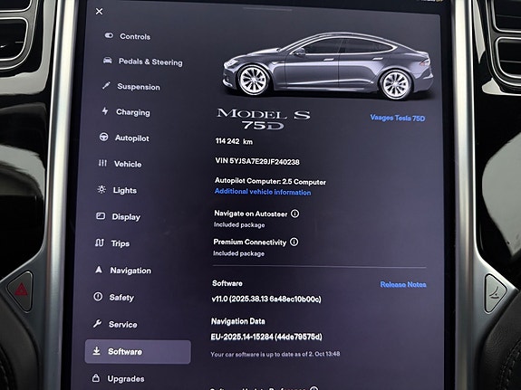 Tesla Model S 16 of 21