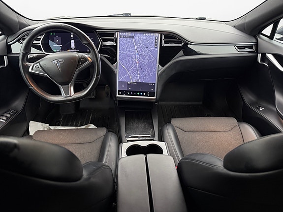 Tesla Model S 11 of 21