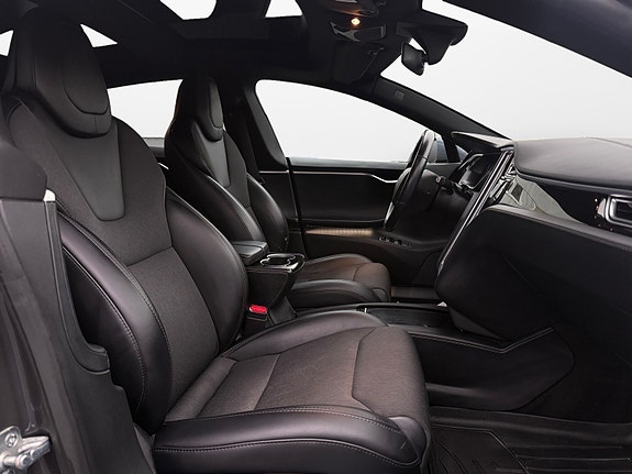 Tesla Model S 10 of 21