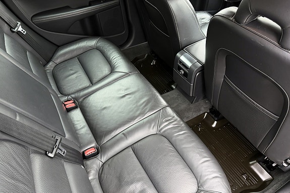 Volvo V70 11 of 30
