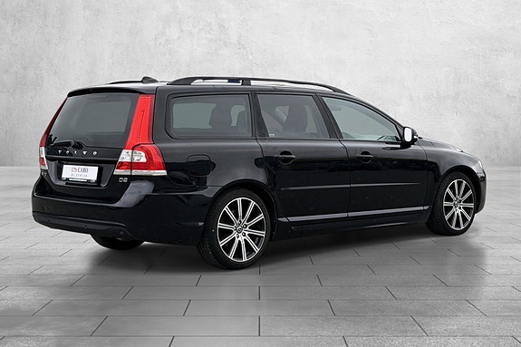 Volvo V70 4 of 30