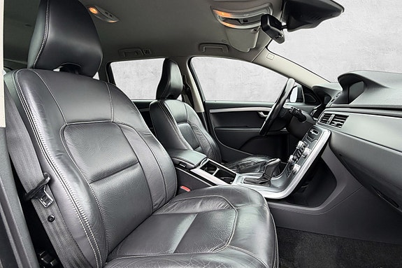 Volvo V70 13 of 30