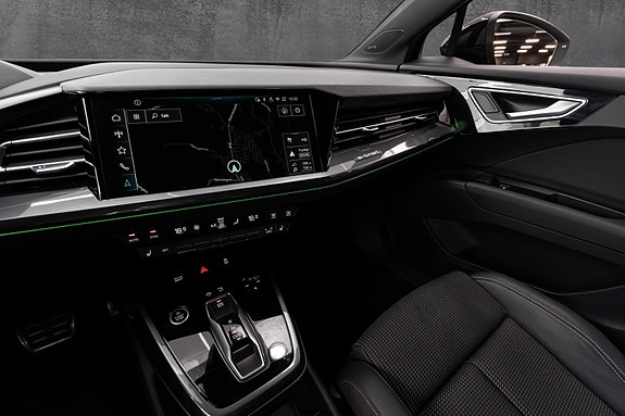 Audi Q4 e-tron 25 of 30