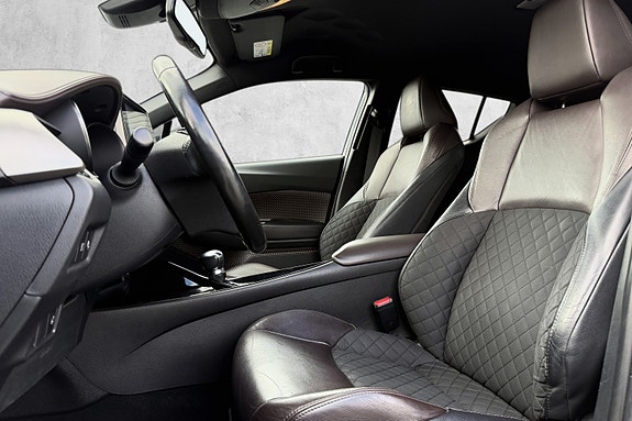 Toyota C-HR 8 of 29