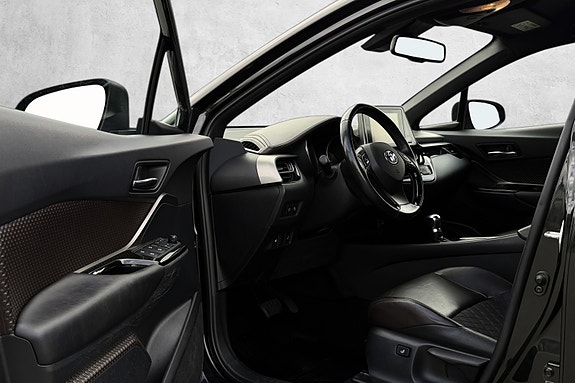 Toyota C-HR 7 of 29
