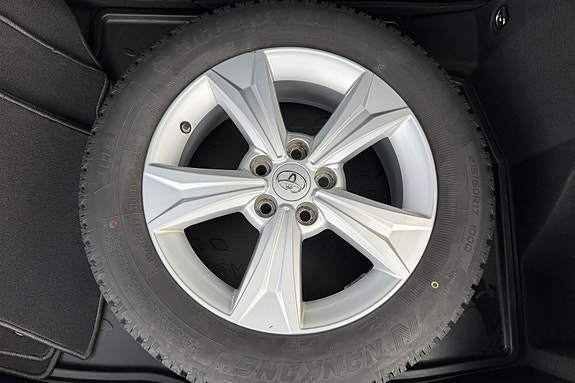 Toyota C-HR 26 of 29