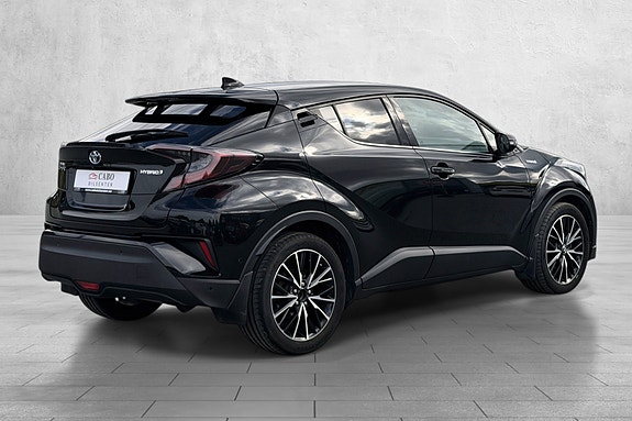 Toyota C-HR 4 of 29