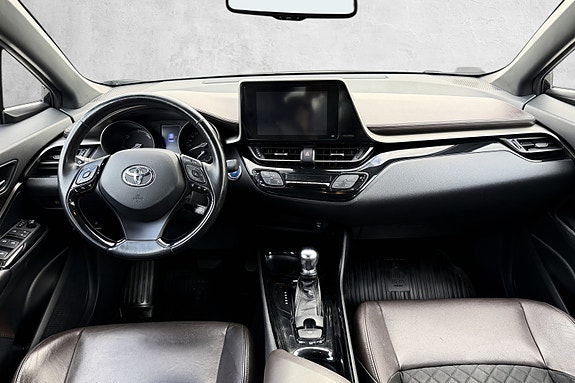 Toyota C-HR 13 of 29