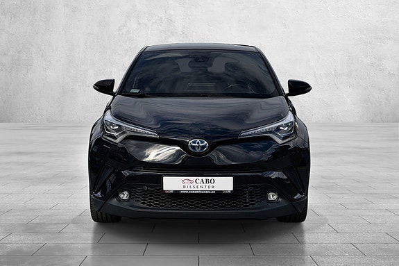 Toyota C-HR 2 of 29