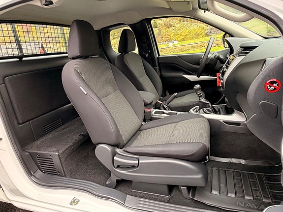 Nissan Navara 18 of 30