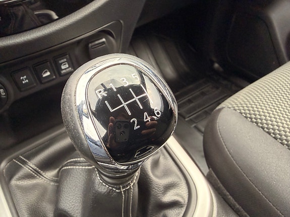 Nissan Navara 27 of 30