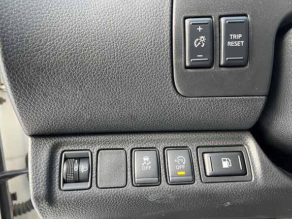 Nissan Navara 28 of 30