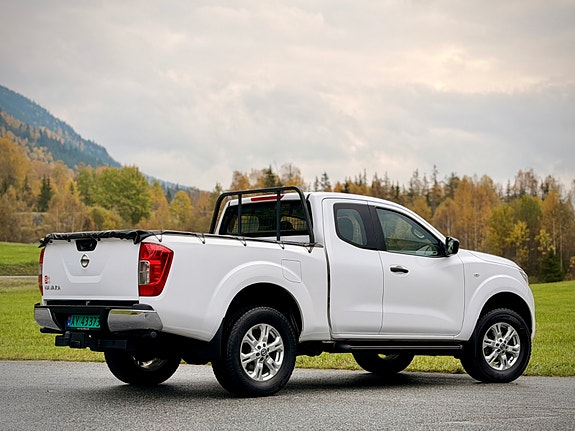Nissan Navara 2 of 30