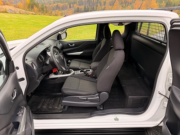 Nissan Navara 21 of 30
