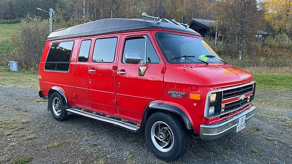 Chevrolet G30 2 of 9