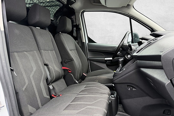 Ford Transit Connect 18 of 30