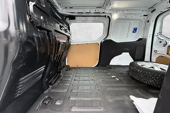 Ford Transit Connect 13 of 30