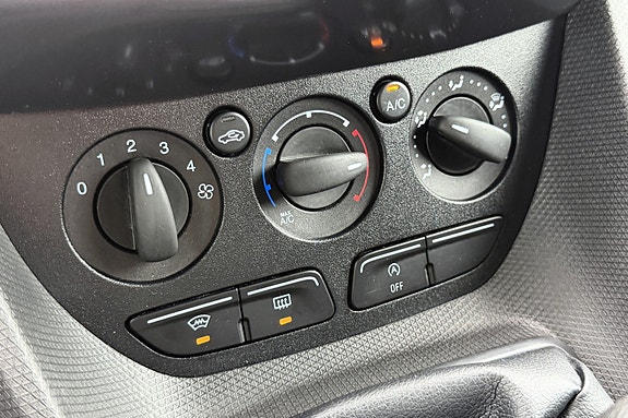 Ford Transit Connect 25 of 30