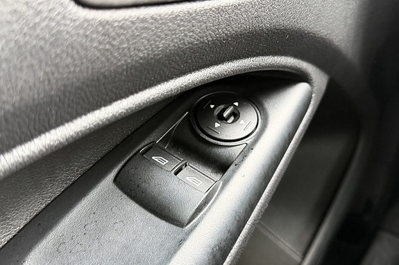 Ford Transit Connect 27 of 30
