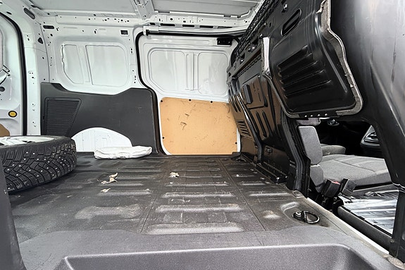 Ford Transit Connect 16 of 30