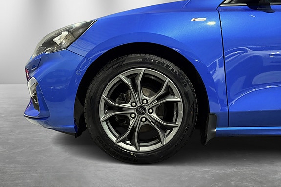 Ford Focus 13 of 30