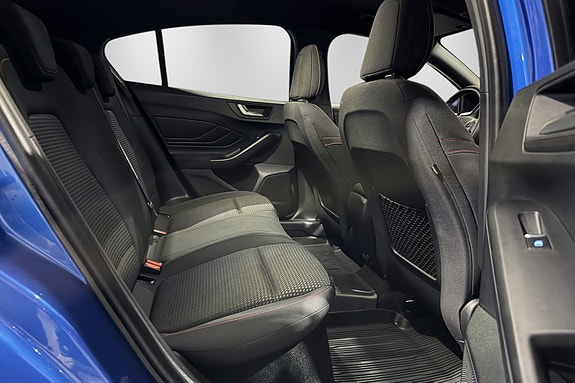 Ford Focus 24 of 30