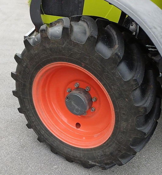 CLAAS Arion 440 9 of 16