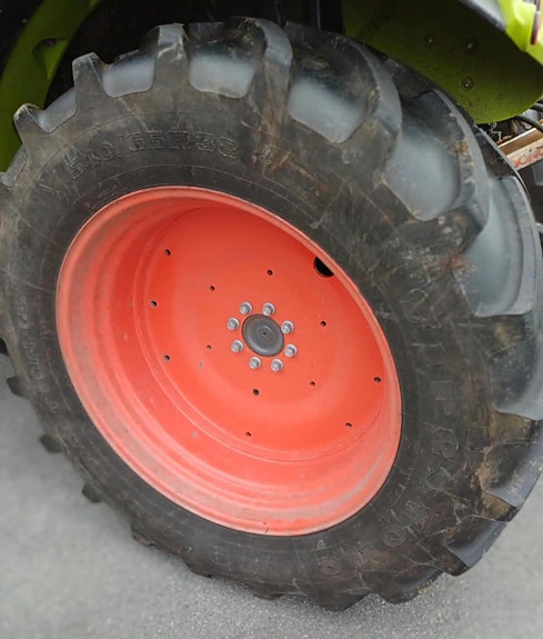 CLAAS Arion 440 10 of 16