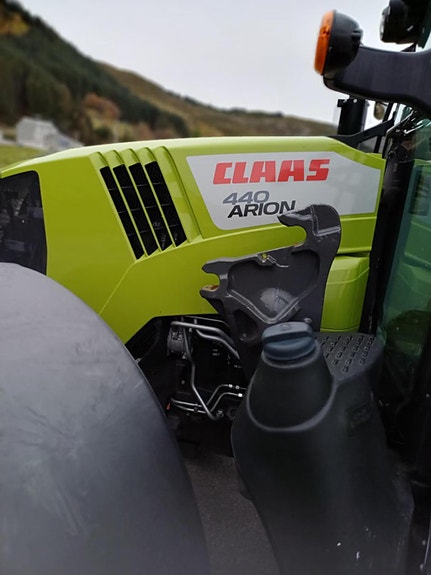 CLAAS Arion 440 6 of 16