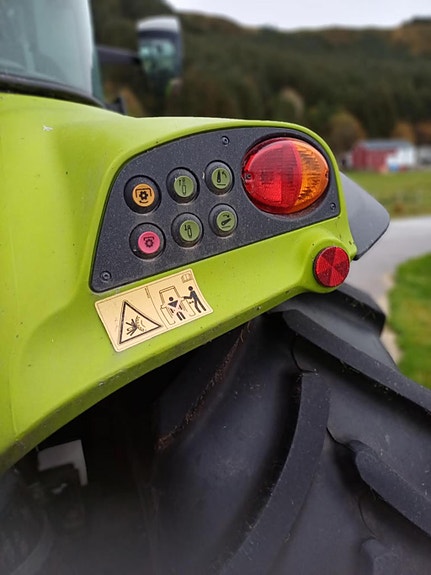 CLAAS Arion 440 7 of 16