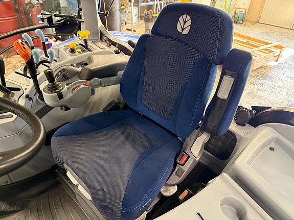 New Holland T6 7 of 11