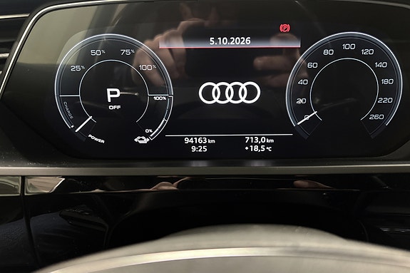 Audi e-tron 13 of 22