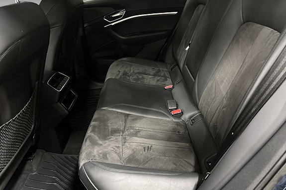 Audi e-tron 11 of 22