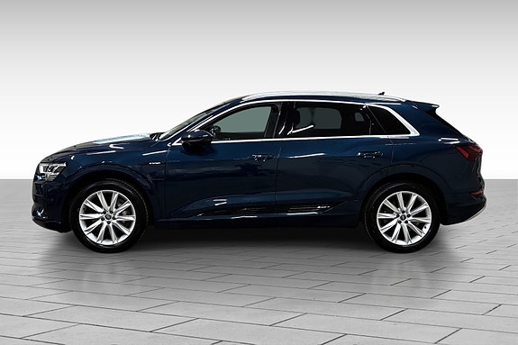 Audi e-tron 3 of 22